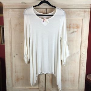 NWT 🌺🌼Entro Fun & Flowy Top 🌼🌺